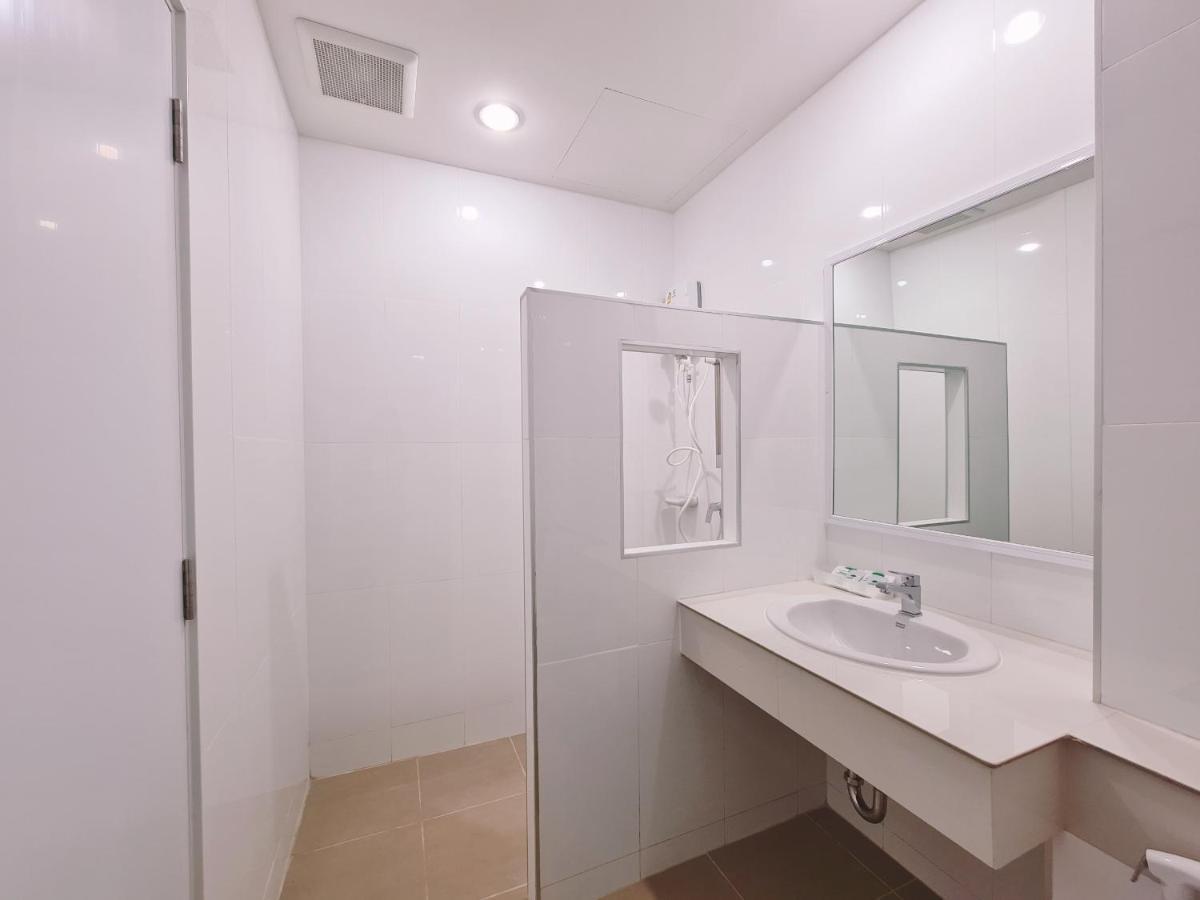 Grand Maihom Hotel Chiang Mai Bagian luar foto